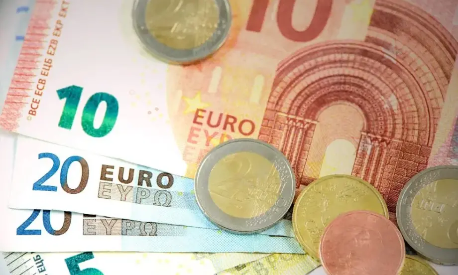 Еврото се задържа под прага от 1,08 долара - Tribune.bg