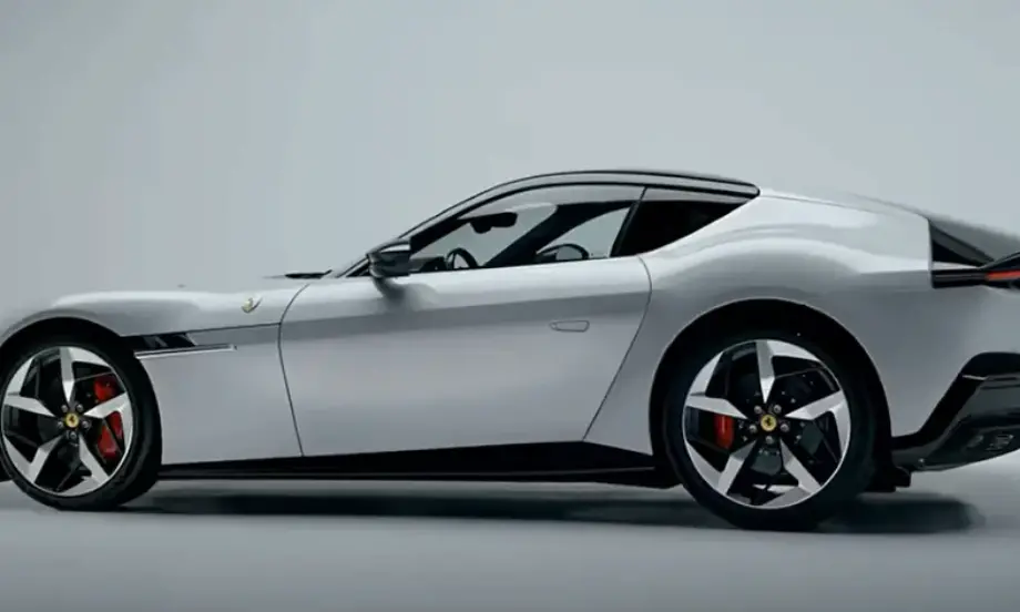 Иновативен, но вдъхновен от миналото: Ferrari представи новия си спортен автомобил (ВИДЕО) - Tribune.bg