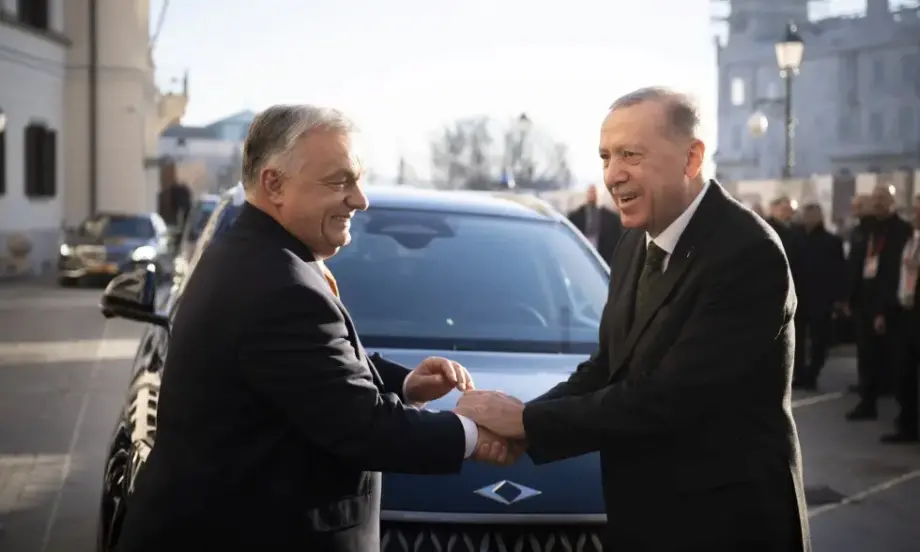 Ердоган подари електромобил на Орбан, а в замяна получи кон (СНИМКИ+ВИДЕО) - Tribune.bg