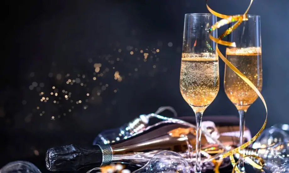 Нова година в чужбина: Туроператори отчитат с 40% повишение на цените за празничната нощ - Tribune.bg