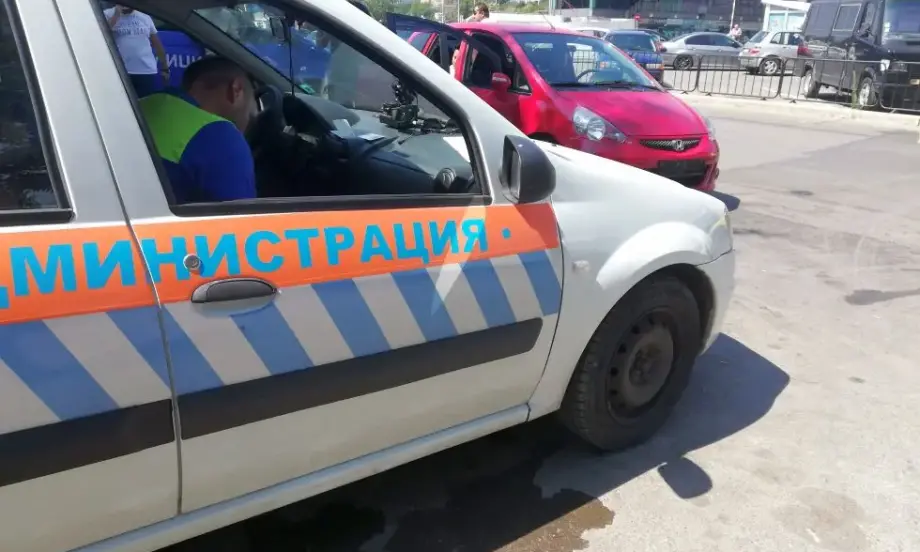 ИА Автомобилна администрация на протест: Обслужването на граждани ще е в намален обем - Tribune.bg