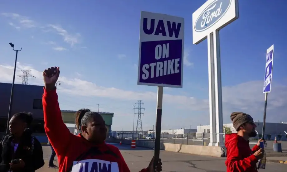 Преговорите между UAW и Ford приключиха: Има споразумение – стачките са към своя край - Tribune.bg