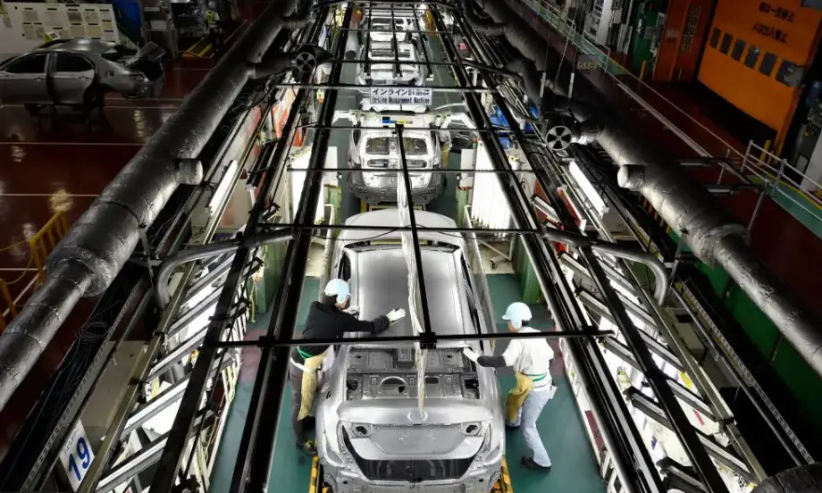 Заради взрив в завод на доставчик: Toyota спря голяма част от производствените си линии в Япония - Tribune.bg