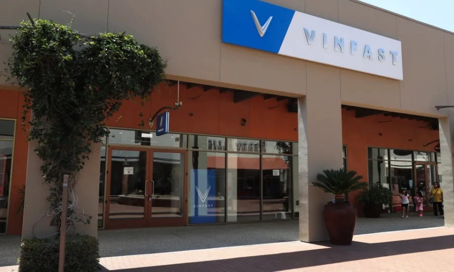 Трима директори продажби на VinFast са напуснали компанията - Tribune.bg
