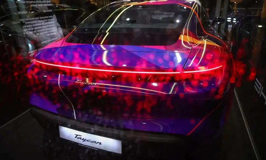 Porsche изтегля хиляди модели Taycan заради дефектни батерии - Tribune.bg