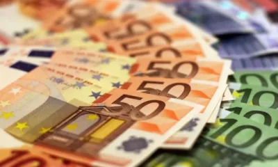 Курсът на еврото с лек спад, но остава близо до прага от 1,09 долара