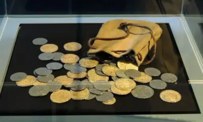 При ремонт: Британско семейство откри старинни монети на стойност 35 000 британски лири