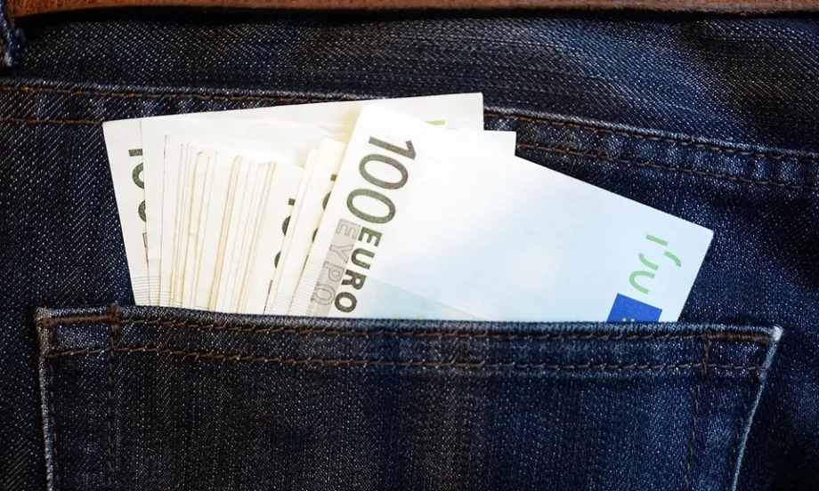 Финансовият стрес влияе не само на джоба, но и на паметта - Tribune.bg