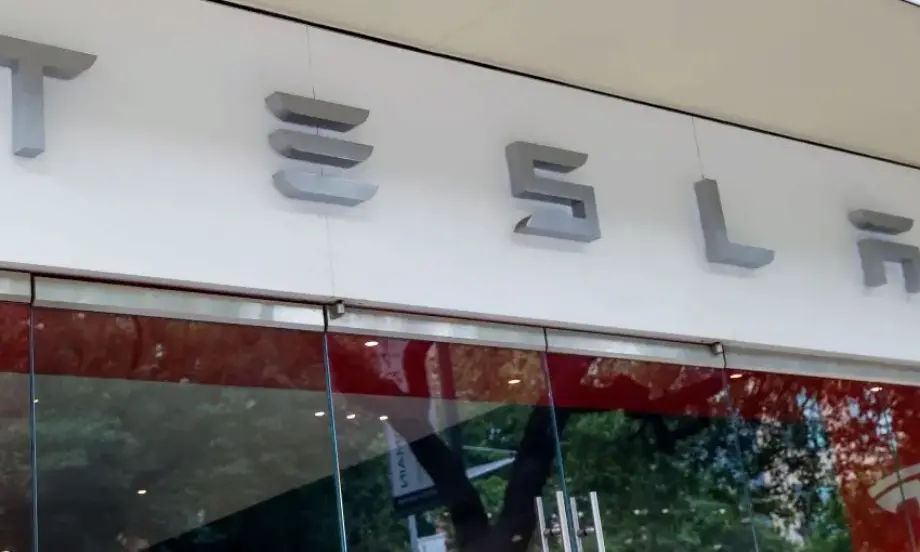 Tesla отново прави намеление: И двата варианта на Model Y в Китай са с около 4% по-евтини - Tribune.bg