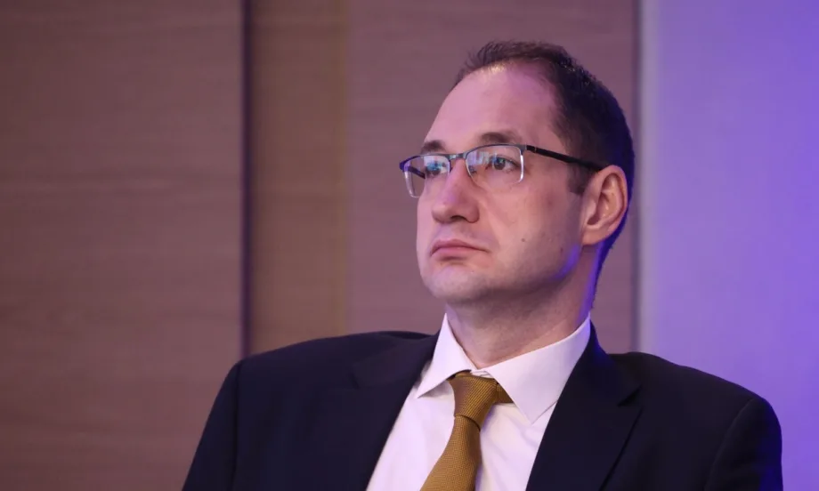 Георги Ангелов: Ерозията на картела ОПЕК е чудесна новина