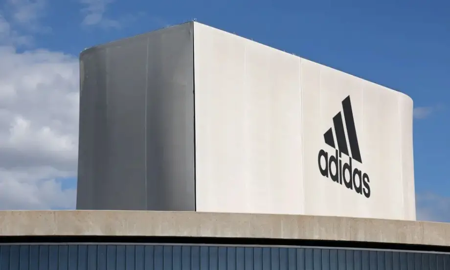 Adidas разследва свои служители за мащабни финансови злоупотреби в Китай - Tribune.bg