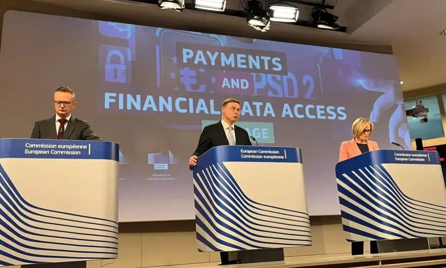 Домбровскис: Дигиталното евро ще бъде сигурно и удобно - със стриктна поверителност на данните - Tribune.bg