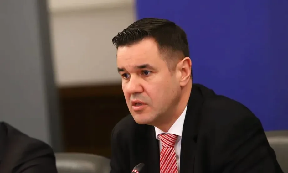 Министър Стоянов: Таванът на надцнките трябва да се регламентира със закон, а не с наредба - разчитаме на НС - Tribune.bg