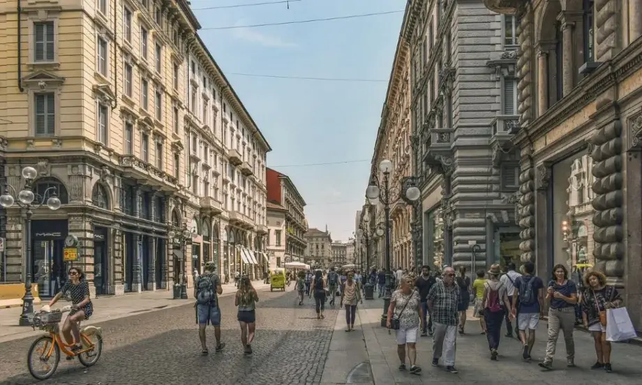 Френският моден гигант Kering купува историческа сграда в Милано за 1,3 милиарда евро - Tribune.bg
