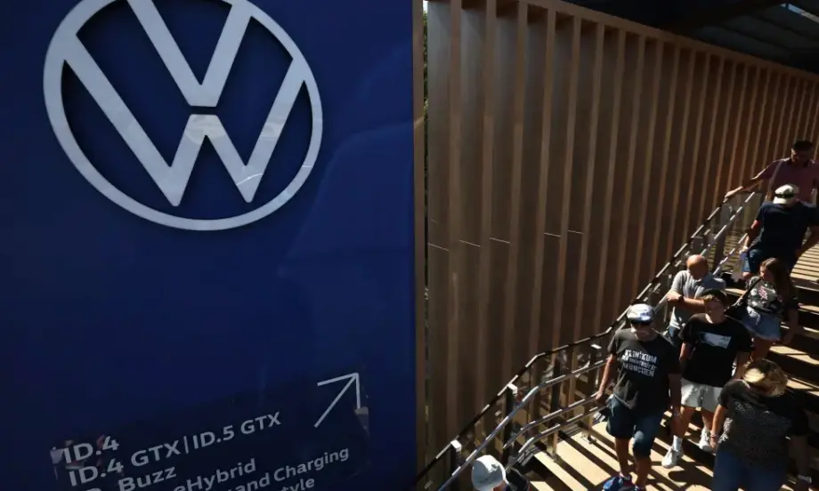 Volkswagen ще продължи работата си на завода в Дрезден, поне засега - Tribune.bg