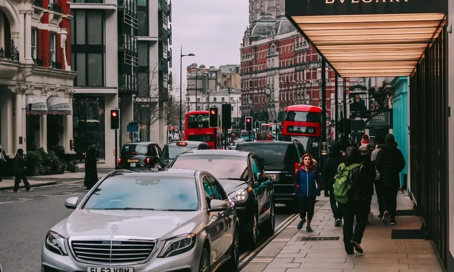 Цените на автомобилните застраховки във Великобритания падат с 56 паунда годишно - Tribune.bg