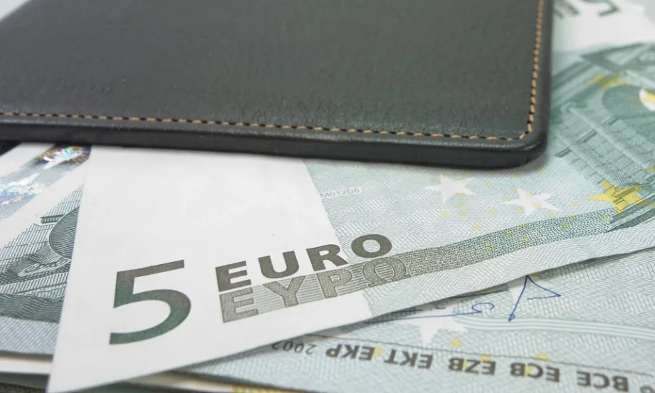 Разходите за пенсии с ръст от 10%, за януари са над 1 млрд. евро - Tribune.bg