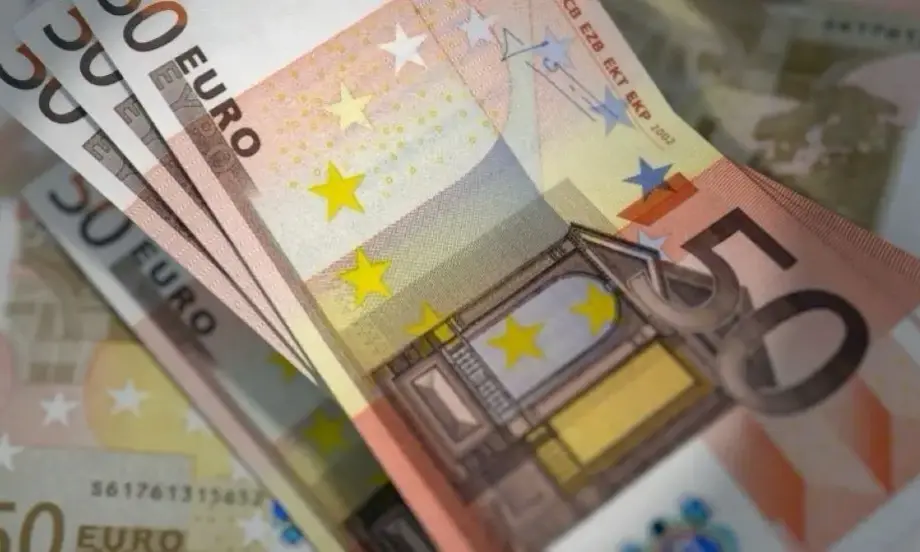 Курсът на еврото остава почти без промяна - над прага от 1,09 долара - Tribune.bg