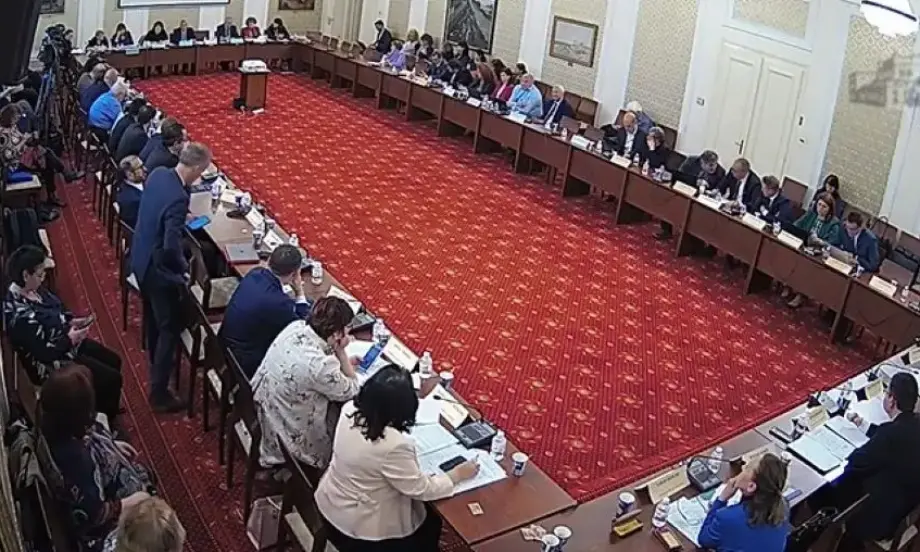 Финансовата комисия в НС обсъжда удължаването на бюджета от 2022 г. - Tribune.bg