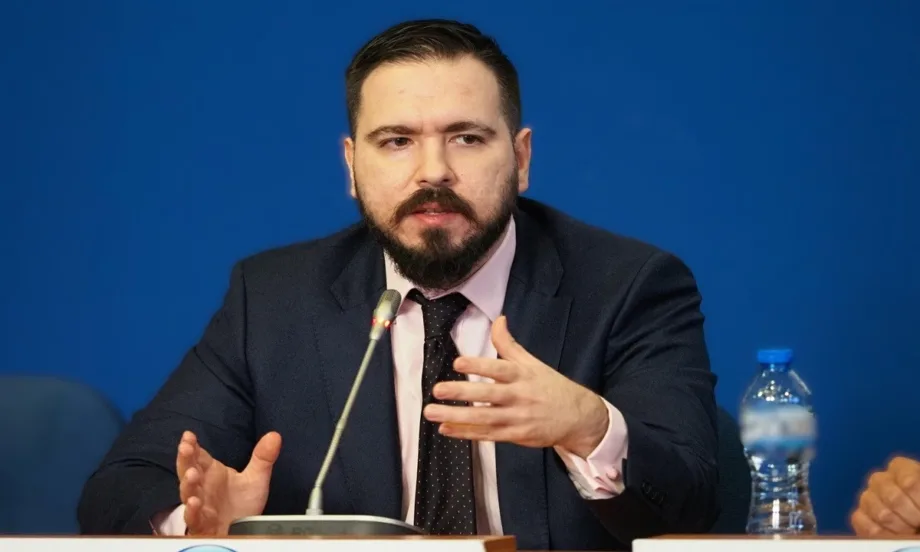 Стоян Панчев: Ключовият момент за Бюджет 2027 ще бъде какви съкращения се предвиждат в администрацията - Tribune.bg