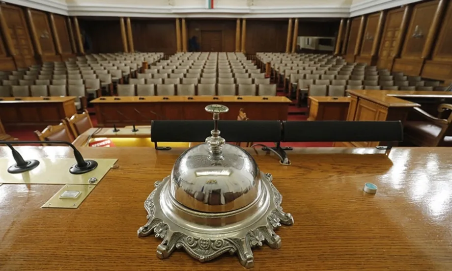 Финансовата комисия отложи за утре второто четене на удължителния закон за бюджета - Tribune.bg