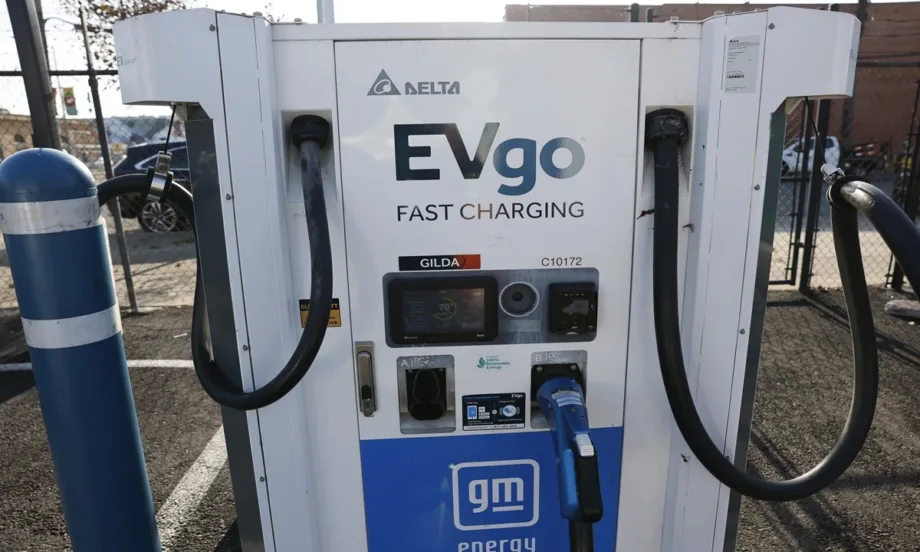 Станциите за бързо зареждане: Нов етап от съревнованието между САЩ и Китай при електромобилите - Tribune.bg