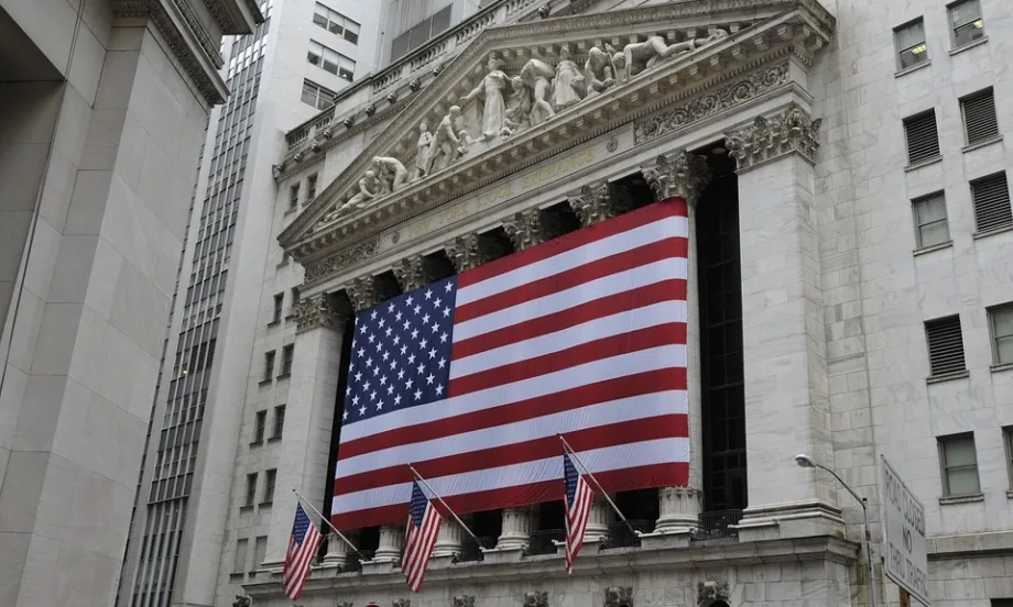 Уолстрийт отвори в червено - Tribune.bg