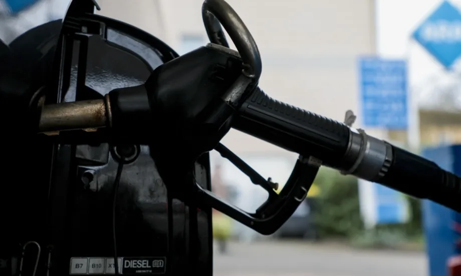 Германия забрани на бензиностанциите да повишават цените на горивата повече от веднъж дневно - Tribune.bg