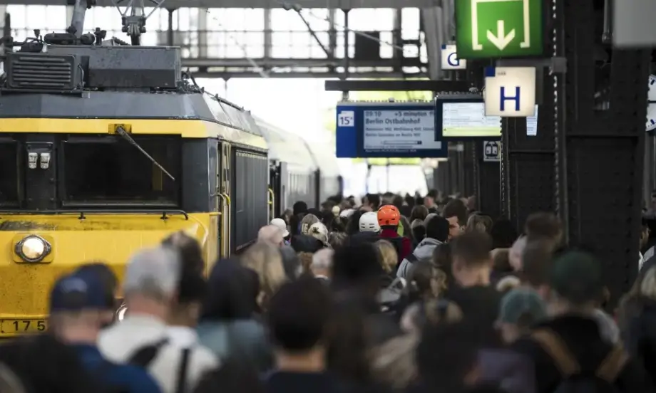 Компютърен срив създаде сериозни проблеми за движението на влаковете в Нидерландия - Tribune.bg