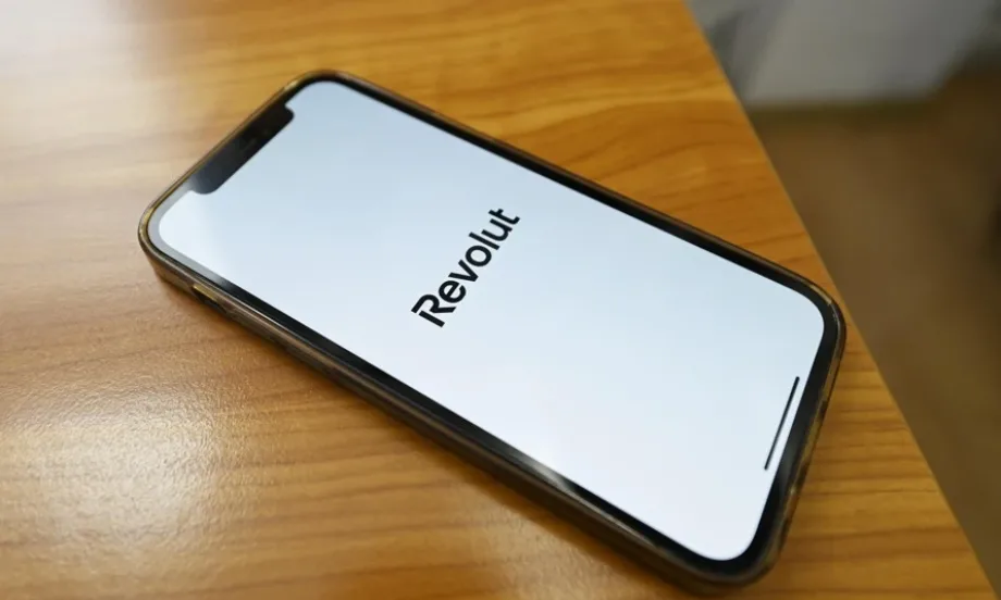 Revolut се готви да навлезе в частното банкиране с прицел към клиенти с над 500 000 паунда - Tribune.bg