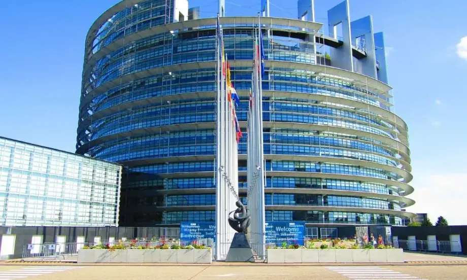 Парламентът и Съдът на ЕС се обявиха против искане на ЕК за бюджетни съкращения - Tribune.bg