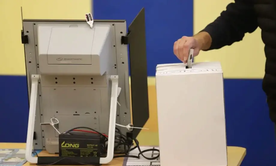 Държавата е платила около 1 млн. лв. за съхранението на изборните машини в частен склад - Tribune.bg