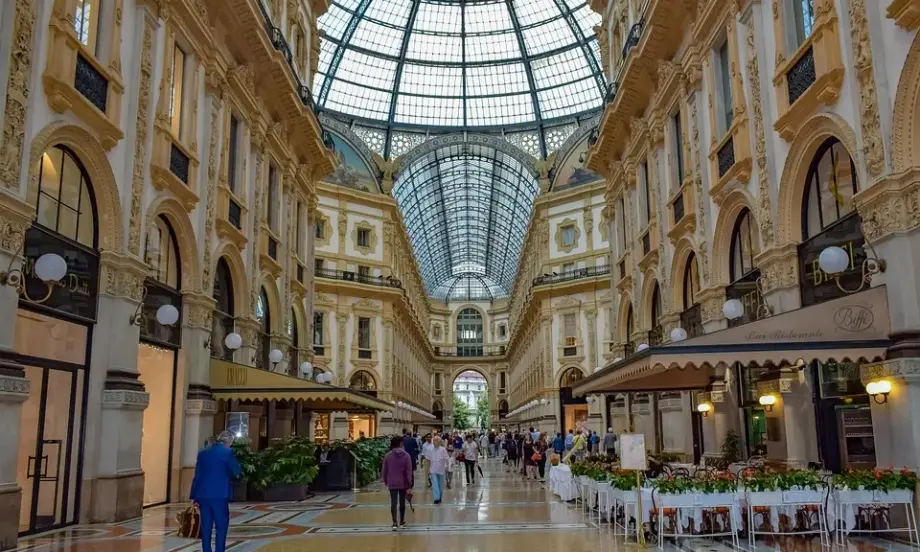 Над два милиона чужденци са ходили в Италия на шопинг през 2023 г. - Tribune.bg