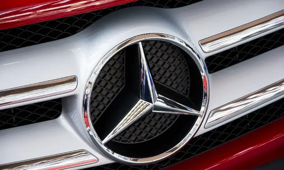 Mercedes няма да участва в разработването на новия електрически ван на Renault - Tribune.bg