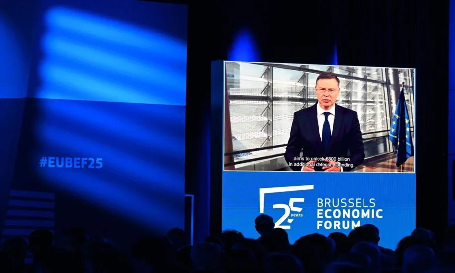 Домбровскис: ЕК работи с визия за следващите 25 години - Tribune.bg