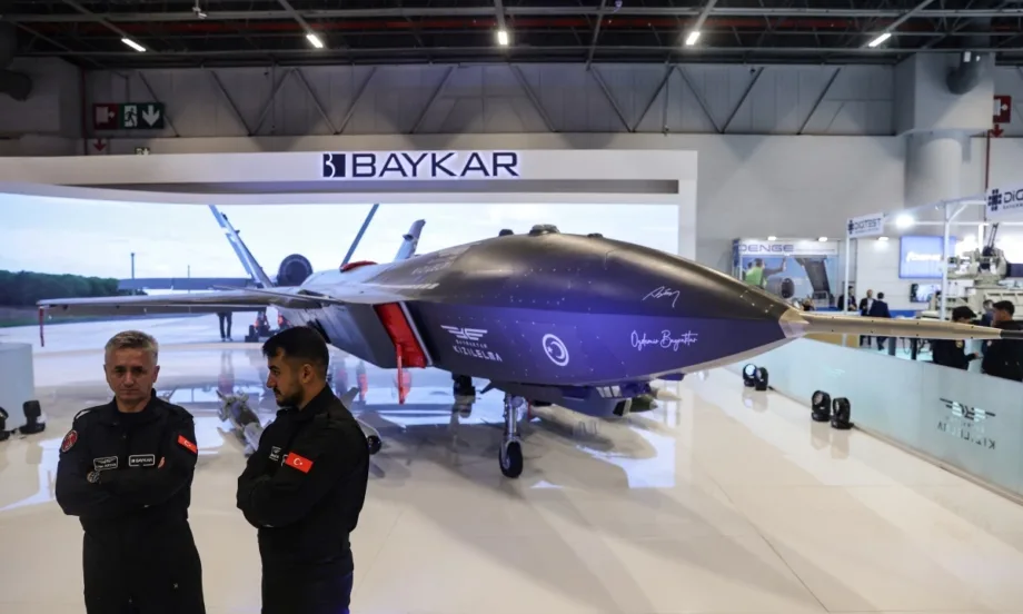 Турският производител на дронове Baykar купува италианската Piaggio aerospace - Tribune.bg