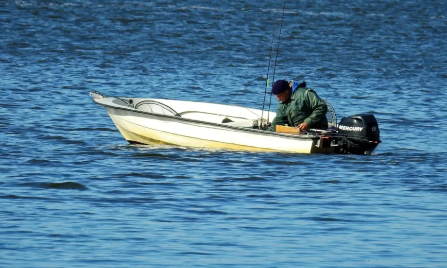 Шоковият скок на горивата остави рибарите в Нидерландия на сушата - Tribune.bg
