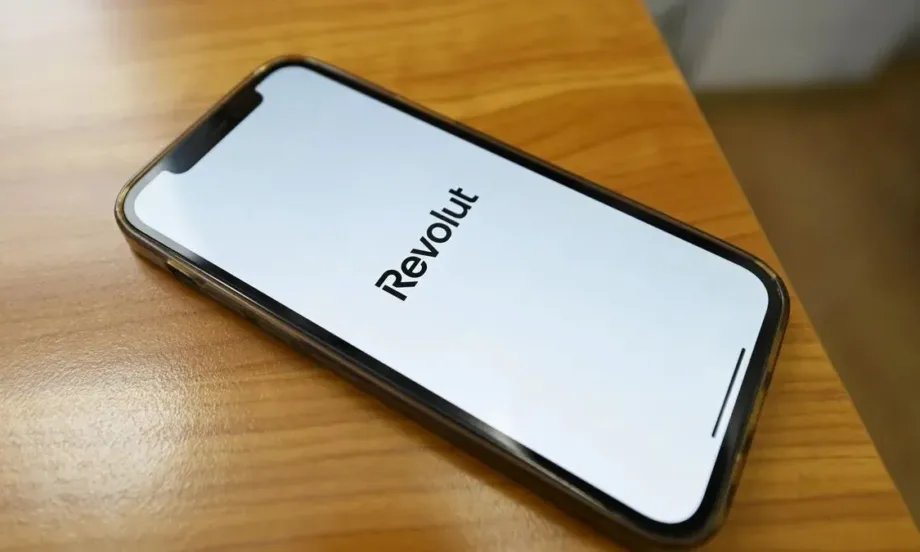 Tеч на чувствителна информация от Revolut, средствата на клиентите не са засегнати