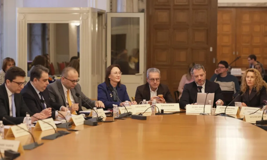 Финансовата комисия в НС обсъжда новия Бюджет 2026 - Tribune.bg