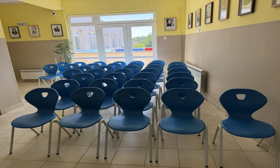 Феникс на Доброто и 8888.bg с поредна крачка в подкрепа на българското училище - Tribune.bg