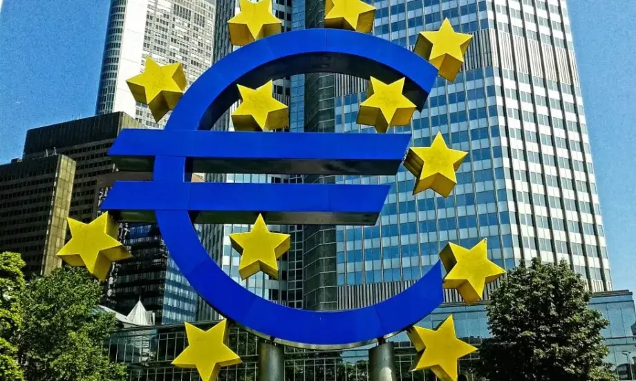 С SMS ще ни информират за ползите от приемане на еврото в България - Tribune.bg