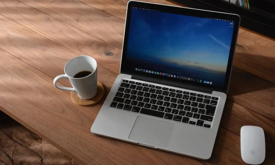 Спад в доставките на компютри: Технологичните гиганти са изправени пред по-слабо търсене - Tribune.bg