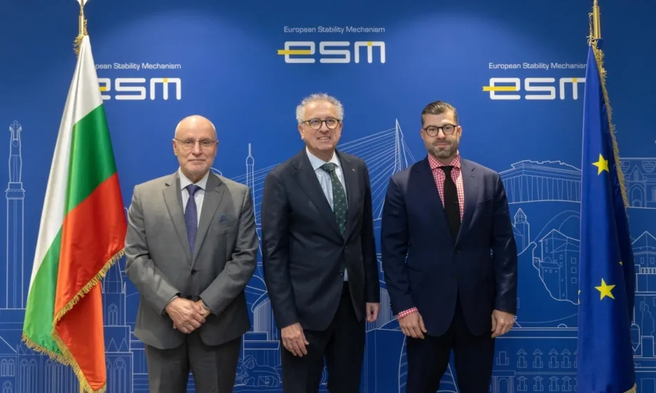 Димитър Радев се срещна с управляващия директор на Европейския стабилизационен механизъм - Tribune.bg