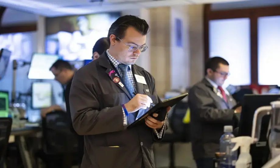 С понижение на основните индекси стартира търговията на Уолстрийт - Tribune.bg