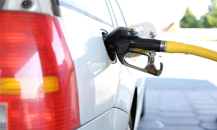 Лошо качество: 54 000 литра течни горива са били изтеглени от бензиностанциите - Tribune.bg