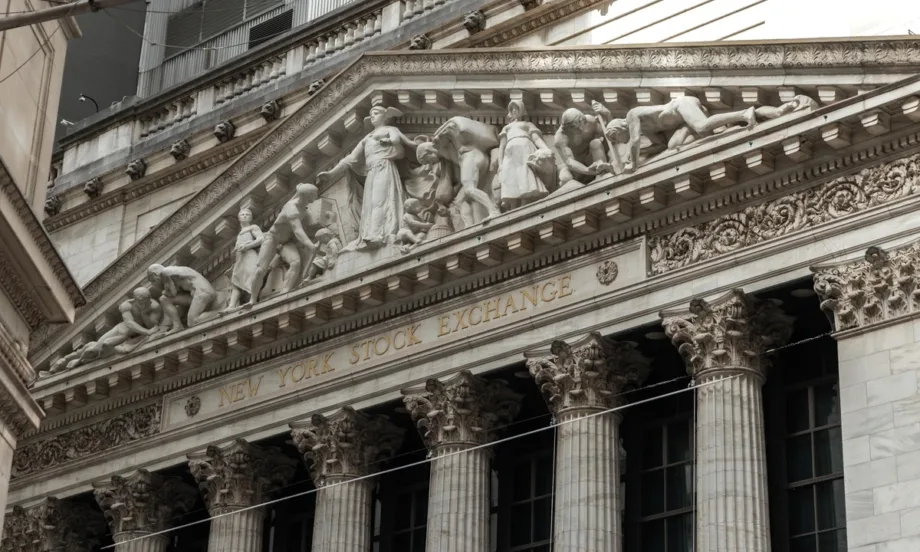 Уолстрийт стартира с понижения - Tribune.bg