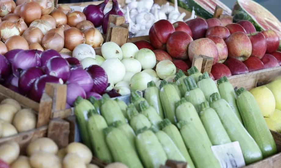 Отново с лев надолу: Стойността на потребителската кошница в цени на едро е 100 лева - Tribune.bg