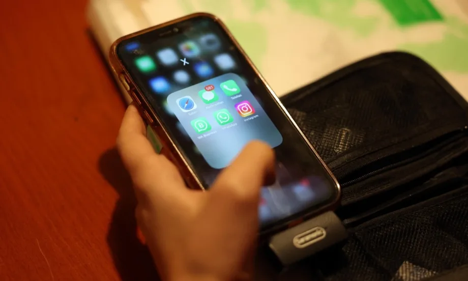 ЕС предупреди Meta да отвори WhatsApp за конкурентни чатботове - Tribune.bg