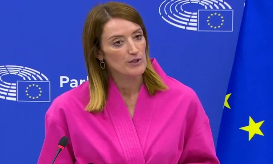 Роберта Мецола: Гордея се с гласуването на ЕП, което проправя пътя на България към еврозоната - Tribune.bg