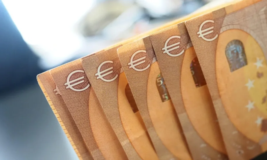 Еврото с леко повишение спрямо долара - Tribune.bg